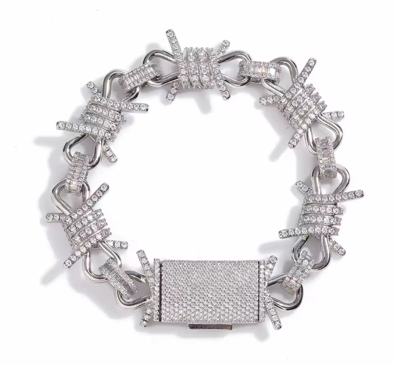 16MM Thorn round diamond Bracelet (Diamond Tester Approved)